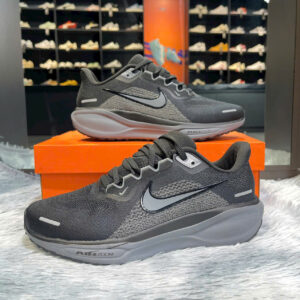 Nike Women's Pegasus 41 Sneaker